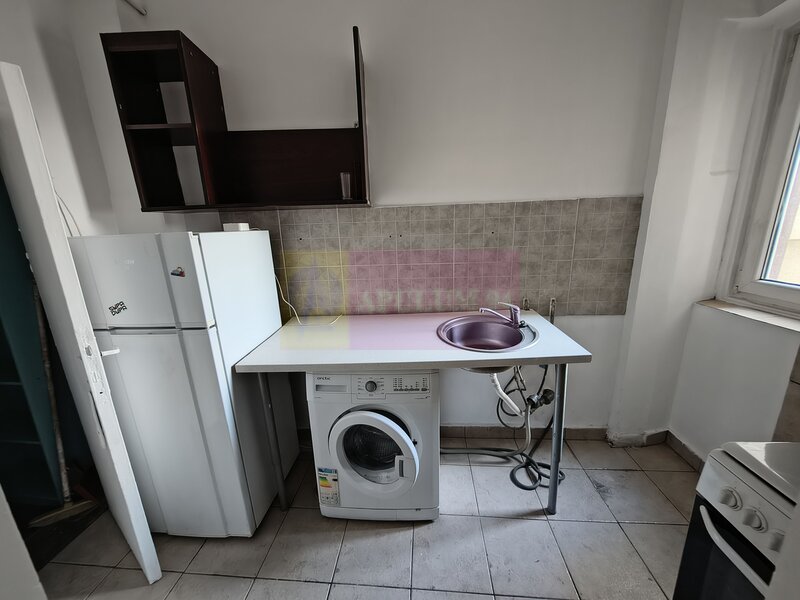 Garsoniera de inchiriat Ultracentral - Intre Piata Romana si Dorobanti