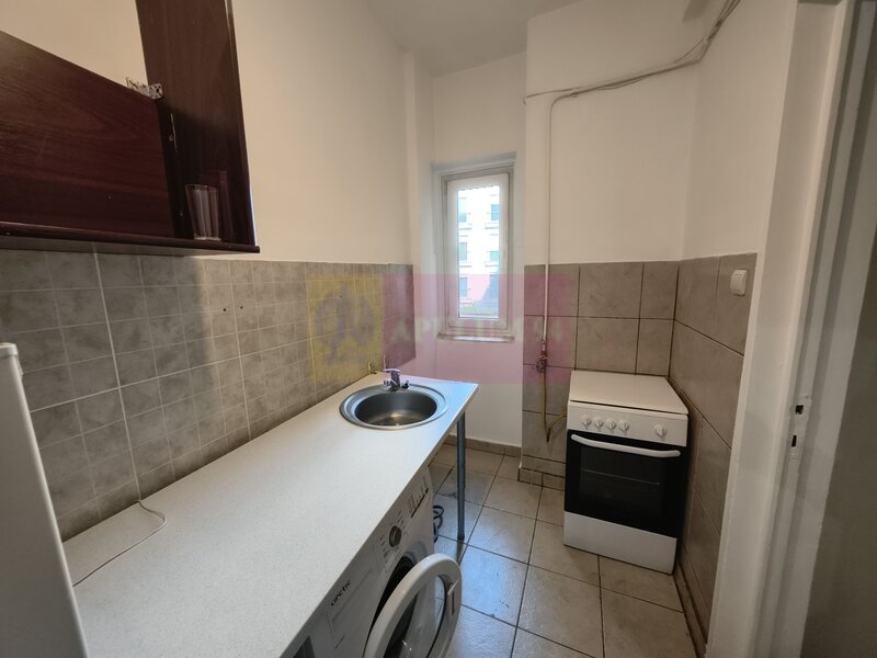 Garsoniera de inchiriat Ultracentral - Intre Piata Romana si Dorobanti