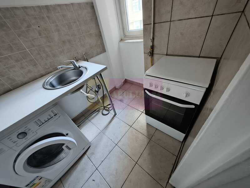 Garsoniera de inchiriat Ultracentral - Intre Piata Romana si Dorobanti